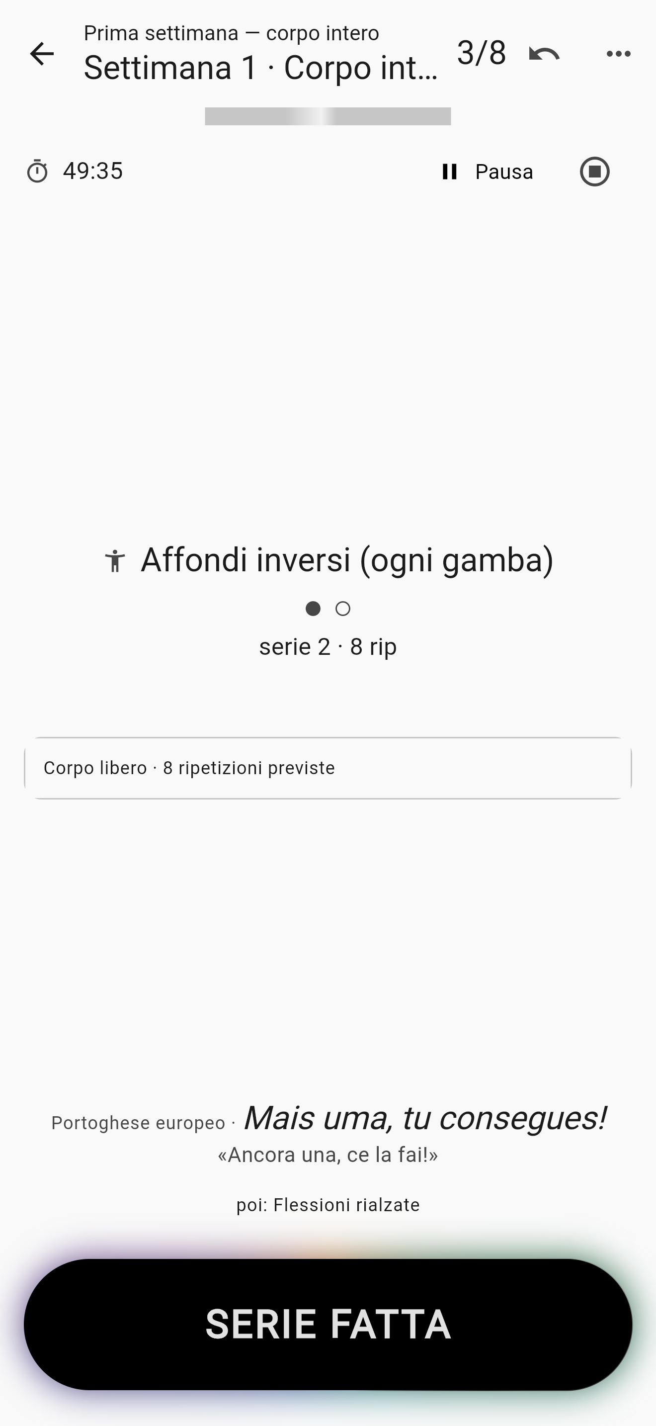 Una serie a ripetizioni: esercizio, serie e ripetizioni, e il tasto SERIE FATTA in fondo.